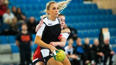 Emmy Nordmark stötte på hård bevakning. Gästande Partille hade flera rutinerade spelare i laget som spelade bra försvar.
