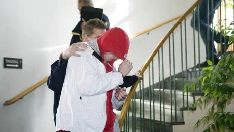 Enligt kammaråklagare Agneta Karlsson är den 23-årige mannen en mördare som ska dömas till fängelse i tio år. 23-åringens försvarare, advokat Bengt Gustavsson, hävdar att hans klient har handlat i nödvärn och ska frikännas.                                                                                                                            FOTO: Pär Bäckström