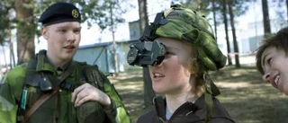 Elever testar soldatliv på F 21