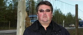 Han kräver viltstängsel