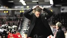 Roger Rönnberg drömde om en bättre start än i fjol. Men det har han&tab;&tab;          inte fått. Luleå ligger näst sist i tabellen och nu väntar möten mot Timrå och Brynäs. Två matcher som kan bli väldigt avgörande för hur den här säsongen ska se ut, menar NSDs&tab;&tab;         sportkrönikör Johan Håkansson. Foto: PÄR BÄCKSTRÖM