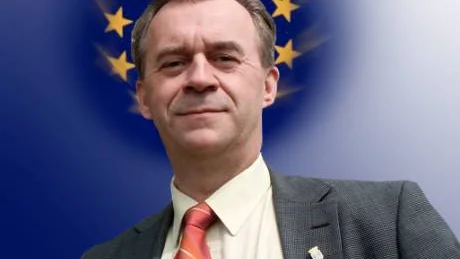 Sven-Erik Bucht räds inte EU:s delegater. "Vi talar klarspråk", säger Bucht som tillsammans med Raimo Ronkainen framfört kritik mot EU.