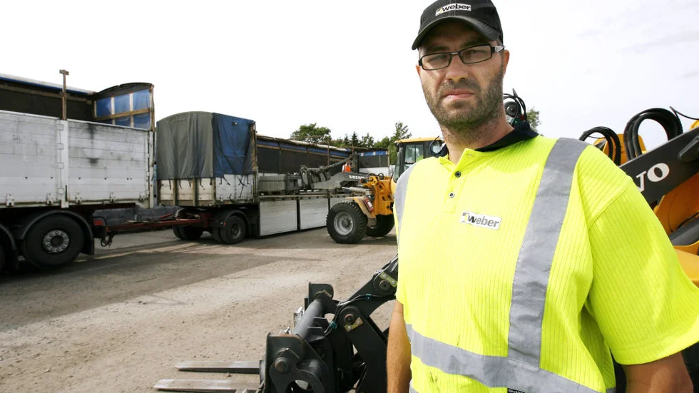 Runt 50 körningar genom Linghem varje dag blir det för Webers lastbilar när bron stängs, enligt lastmaskinföraren Håkan Starkenberg.  Det kommer bli bökigt, säger han.