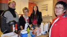 Vänsterpartiets valvaka. Karl-Erik Taivalsaari, Jeanette Väppling, Emma Toivonen och Iris Dimitri.