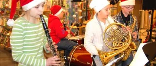 Ett galet band såg till att behålla julstämningen