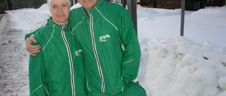 Kärleksparet som åker 74 mil