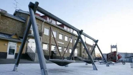Sexåringen glömdes bort och stod gråtande på skolgården medan resten av hans förskoleklass och fröknarna var på adventsträning. Något som hans mamma reagerat starkt på: "Ens barn är ju det allra värdefullaste man har, och jag vågar inte tänka på vad som kunde ha hänt om fel person gått förbi just då". FOTO: MARIA ENGSTRÖM-ANDERSSON