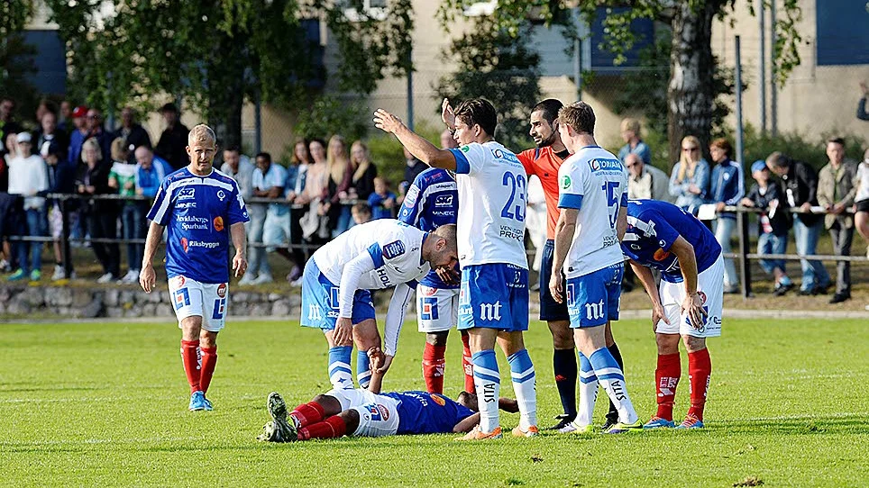 ÅFF:s vänsterback Andreas Dahlén skadades i träningsmatchen mot IFK Norrköping och fick utgå efter en halvtimme.