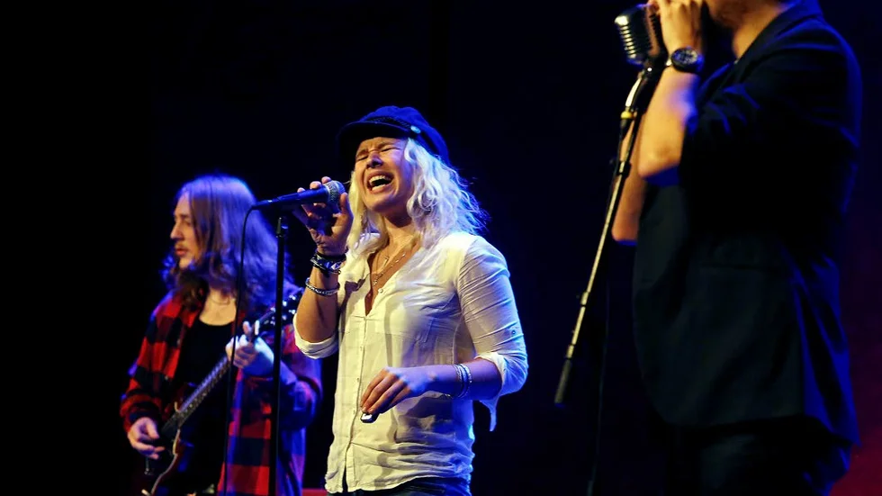 Lisa Lystam Family Band.