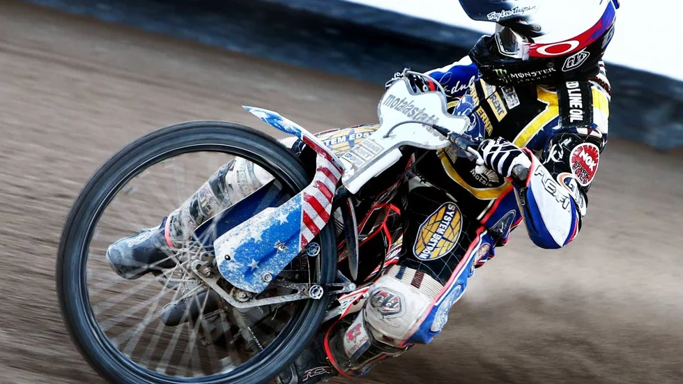 Greg Hancock blev trea i söndagens GP-tävling i Lettland och leder nu VM-serien med fem poäng.