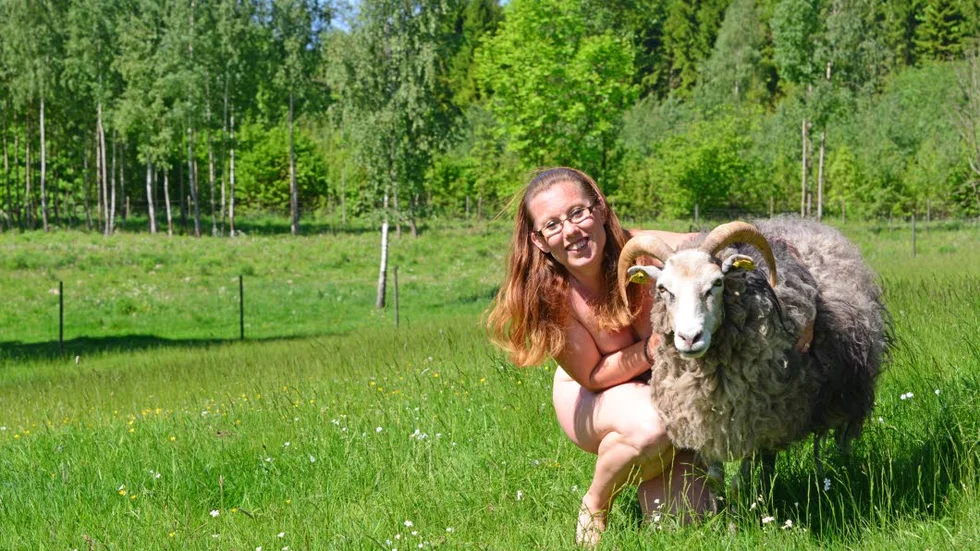 Anna Hall med favorittackan Pärla. Foto: Åsa Murhed