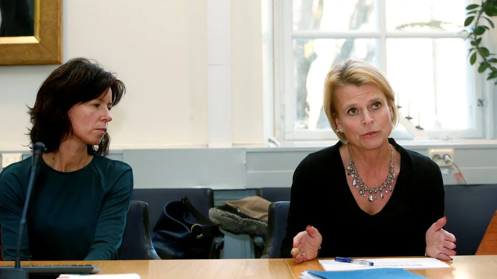 Barn-, äldre och jämställdhetsminister Åsa Regnér, till höger, besökte Östergötland och kommunalrådet Eva Lindh. Nya förutsättningar för äldreomsorgen samt nya grepp i arbetet med EU-migranter presenterades.