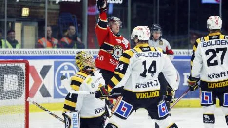 Matchvinnare 1. Robin Lindqvist har precis gett Luleå ledningen med 2-0 i                                             matchen mot Skellefteå. 21-åringens mål innebar att Luleå tog säsongens andra seger mot västerbotningarna. "Grymt viktig seger. Det hade inte varit kul att förlora                                             två matcher i rad mot Skellefteå", säger han.