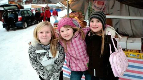Ronja Mattsson, Erica Nordqvist coh Cecilia Nilsson lediga sjätteklassare på marknaden.