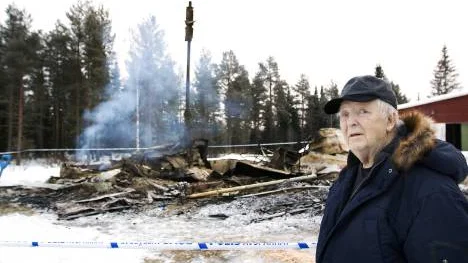 "Jag hoppas jag har mig ett nytt hus snart", säger Sven Stigsäter, Rutvik.FOTO: Bengt-Åke Persson