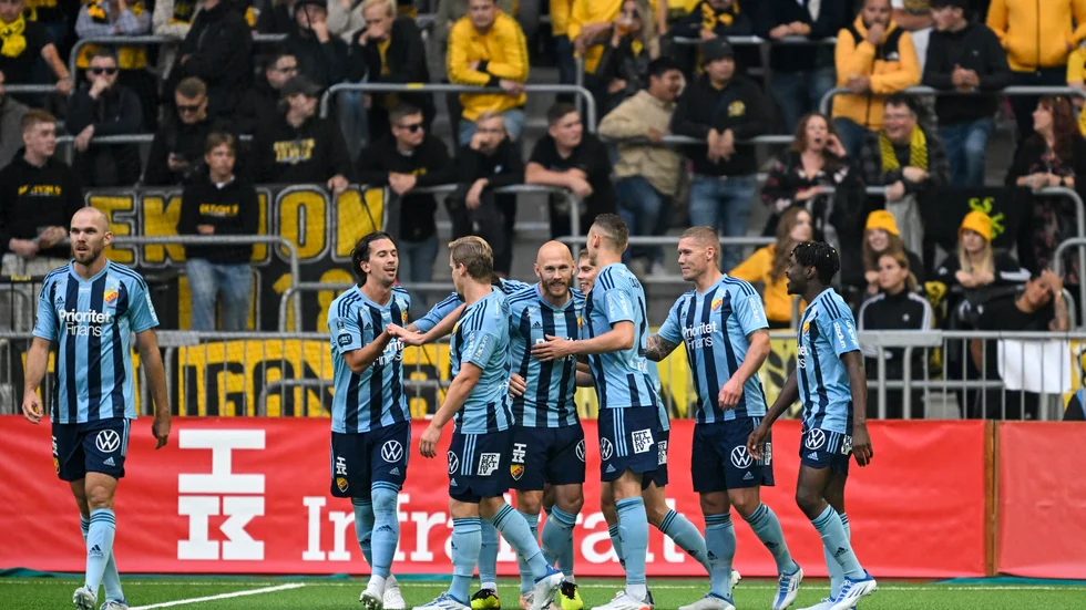 Djurgården jublar efter Hjalmar Ekdals 1–0-mål.