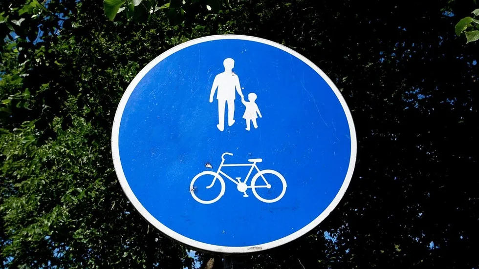 Det kan bli en gång- och cykelväg mellan Björkbackavägen och Flänsanvägen i Bålsta.