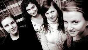 Ska sammanställa. Tillbaka på Västerviks gymnasium ska Evelina Andersson, Stavroula Moschovidou, Lina Wallinder och Linnea Gustavsson sammanställa sina upplevelser från Spanien i ett projektarbete som ska göras klart under våren.Foto: MATILDA AHL