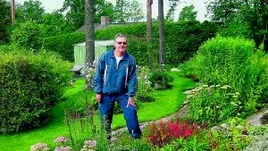 "Oves Park". Trädgården är en viktig del i  Ankarsrumsbon Ove Stefanssons tillvaro. Här  hämtar han kraft åt sitt aktiva pensionärsliv. Foto MARGARETA LJUNGBLAD