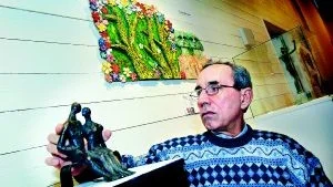 Kärlek. Talal Michael skulle gärna vilja göra en större skulptur att placeras framför Västerviks museum. En sådan får gärna ha ett motiv hämtat ur Västerviks historia.Foto: MATILDA AHL