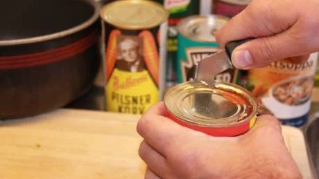 Hur skiljer sig halterna åt av bisfenol A mellan några av våra vanligaste konserver. Foto: Testfakta