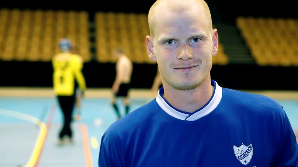 Utmanande. Något helt nytt på alla fronter. Det lockade Pontus Thörnblad att ta sig an tränarjobbet i IFK Motala.
