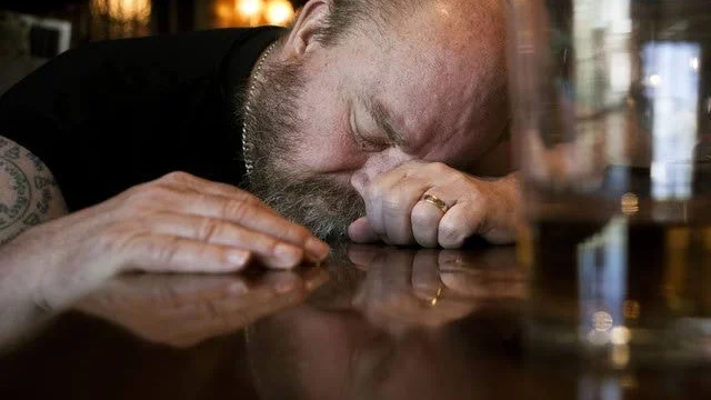 Ny skiva. Finnegans Hells nya skiva får en stark trea i betyg.