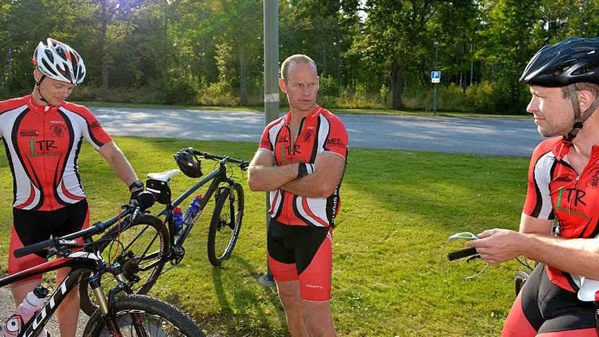 Uppladdning. Patrik Karlsson, längst till vänster, Hans Ulvbane och Mats Wilensjö är redo för Cykelvasan.