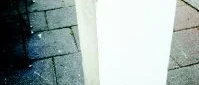 Foten krossades av betongstolpe