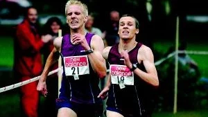 Spurt. På distansen 8 km för herrar blev det kamp in i det sista mellan Jonny Johansson och Jens Johansson. Den senare vann med en sekunds marginal. Båda två springer för IK Akele.Foto: Elin Lundholm