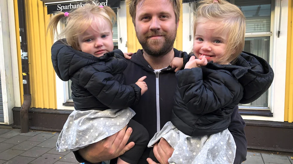 Victor Palage, Piteå med döttrarna Henny och Hilma, ett år och tre månader. "Jag ska hjälpa en kompis att bygga hela helgen. Sedan blir det att äta godis, eller tjejerna är sugna på att äta godis".