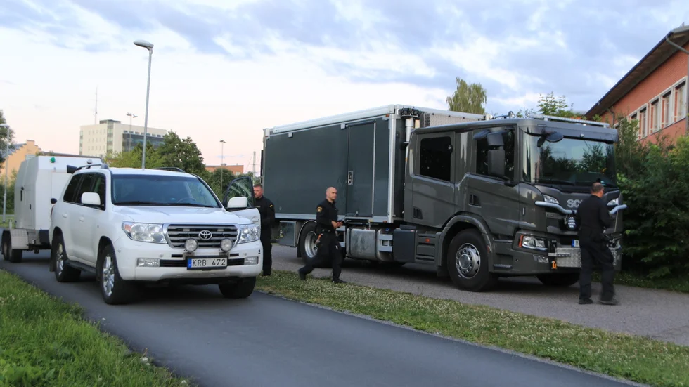 Nationella bombskyddet tillkallades för att hantera granaten.