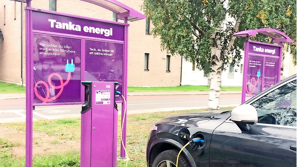 Skellefteå kraft ska få bygga fler sådana här laddstationer. Näst på tur är Victoriaplatsen.