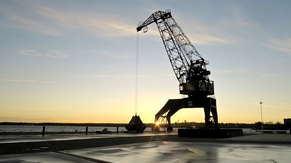 Kommunens tjänstemän har föreslagit att ge avslag på ett medborgarförslag gällande kranen vid Södra Hamn i Luleå.