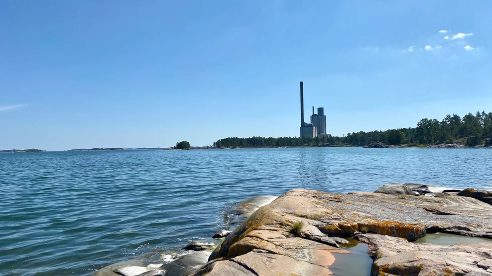 Kommunen har lämnat över hemligstämplat material om bolaget som äger Marviken på Vikbolandet till säkerhetspolisen.