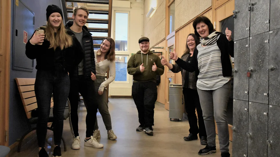 Övertorneå har av Lärarförbundet blivit utsedd till landets bästa skolkommun 2020. Tummen upp för det tycker elever, lärare och rektor på Gränsälvsgymnasiet.