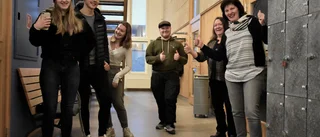 Tummen upp för bästa skolan: "Hurra"