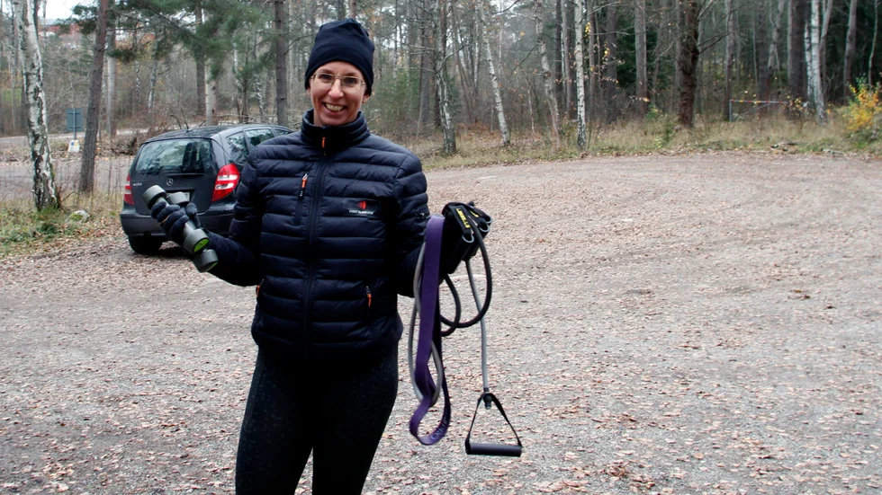 Sofia Kihlman från First class gym anlände till P10-spåret med bland annat hantlar och gummiband.
