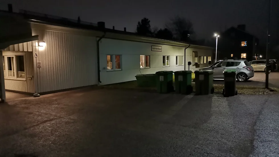 Den dagliga verksamheten på Aktivitetshuset kommer att stänga under veckan på grund av smittan som fått fotfäste i omsorgen för funktionshindrade. 