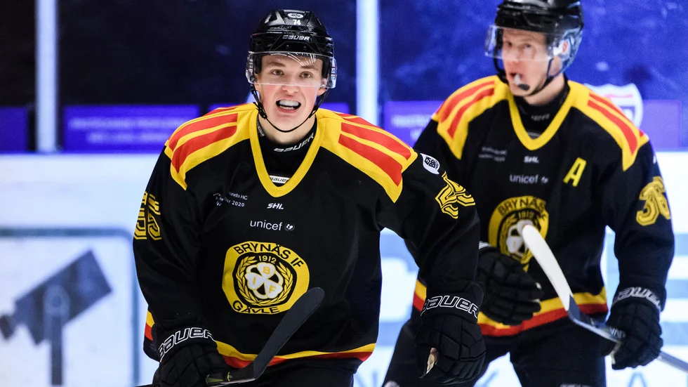 Noel Gunler jublar efter sitt första mål i Brynäströjan. 