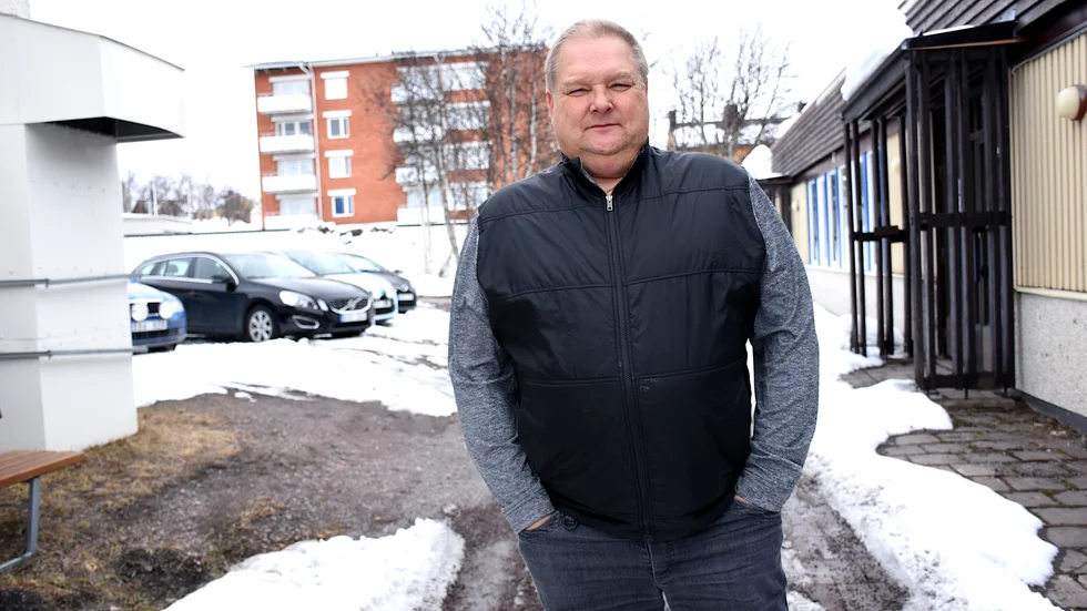 Anders Elenius, ordförande Gruvtolvan, vill att beslut ska tas snabbt om var det nya sjukhuset ska byggas. "Jag har 1 500 medlemmar och deras familjer som är beroende av sjukhuset, vi kan inte riskera att vi står helt utan för att ett nytt inte hunnit byggas", säger han. 