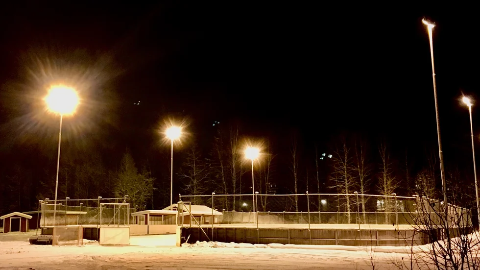Under de förhållanden vi befinner oss i skulle det vara av stort värde om kommunen tar ekonomiskt och praktiskt ansvar för att så många planer som möjligt spolas, plogas och underhålls.