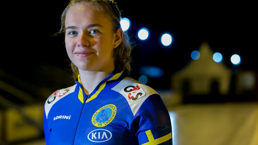 Skrinnaren Tina Svenssons satsning mot OS går vidare. Om två veckor blir det SOK-läger på Kanarieöarna, med fokus på vinterolympiska sporter. Världscupen är i sikte nästa säsong för Motalatjejen.