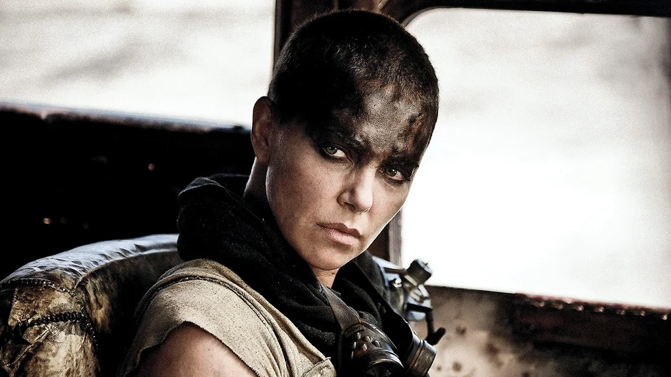 Charlize Theron spelade Furiosa i "Mad Max: Fury road" från 2015. Pressbild.