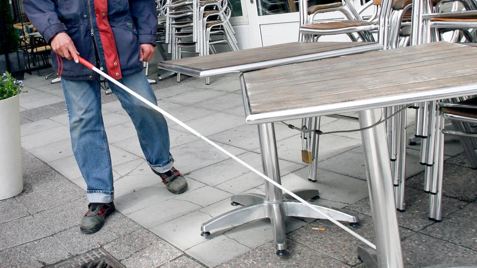 Stadens trottoarer borde vara säkra för alla, skriver Arne Sundwall och Janne Wigdell.