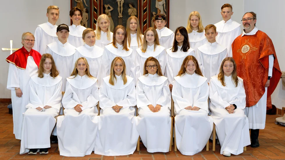 Här är konfirmanderna från Hultsfreds och Vena kyrkor.