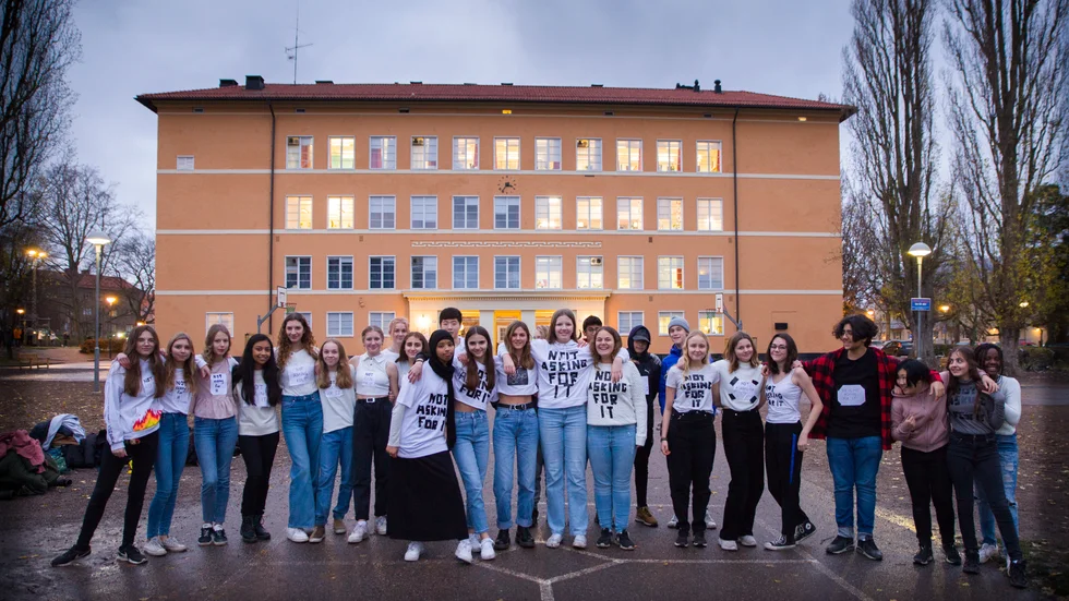 Tillsammans är de starka. Uppemot 30 elever på Internationella Engelska skolan har hittills hakat på Rita Graincas och Malia El-Solhs initiativ mot sexism. Hur stort det kan bli, vet ingen.