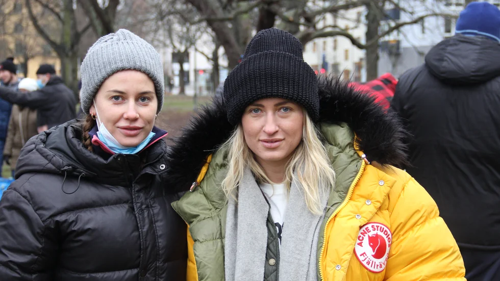 ”Många äldre hemlösa har glömts bort under coronan, och det får verkligen mitt hjärta att brista”, säger Linnea Taube som tillsammans med vännen Rosanna Thun samlade ihop 35 000 kronor till behövande.