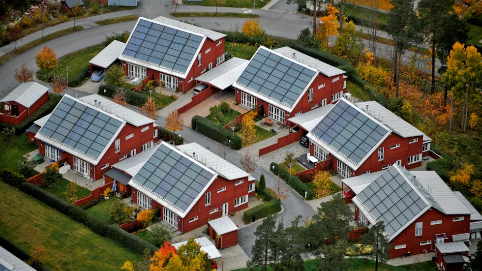 Solpaneler kan enligt en ny rapport slå ut jordfelsbrytare. Arkivbild.