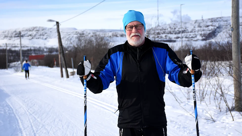 Sune Strålberg tycker att skidspåren ska i Kiruna ska vara gratis att åka på. "Tänk om jag blir sjuk för att jag inte åker skidor eller rör på mig, vad kostar inte det", säger han. 